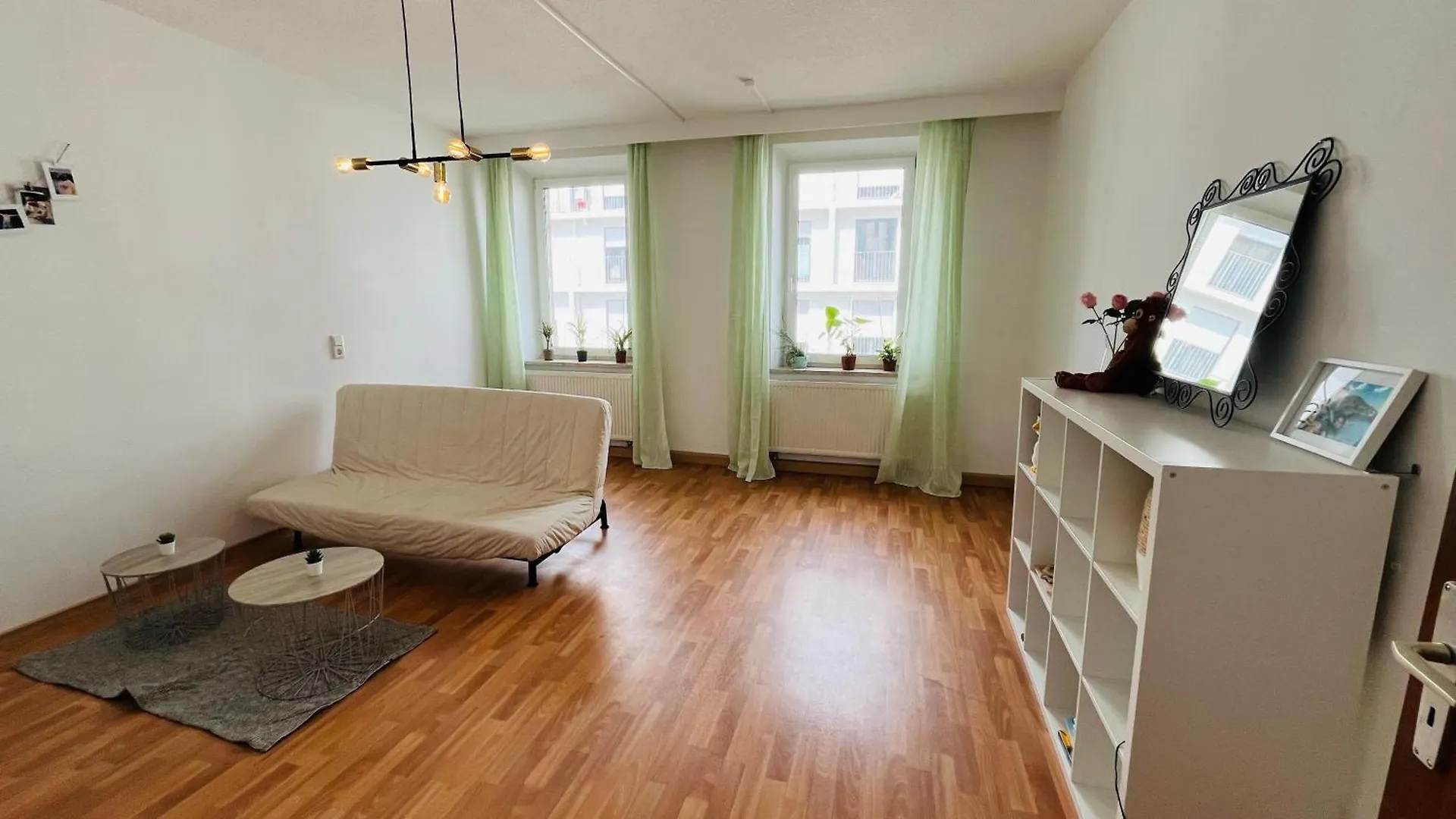 Bright & Spacious Room In Shared Home ニュルンベルク 0*,